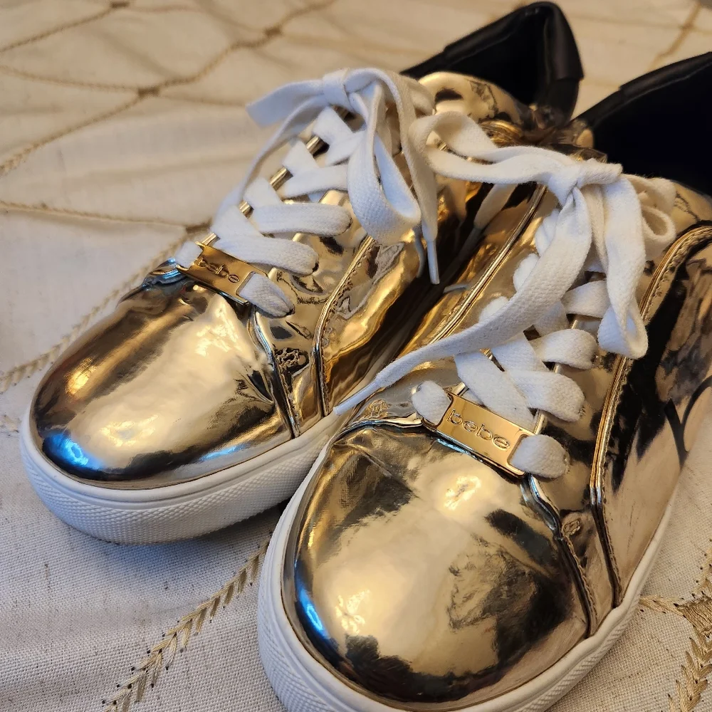 Bebe Gold Metallic Platform Sneakers Size 7.5‎ Black Heel Logo Statement